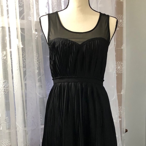 H  & M little black dress SZ M Sweetheart neckline - Picture 2 of 12